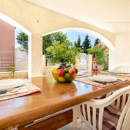 Apartments Villa Maja 罗戈兹尼察 外观 照片