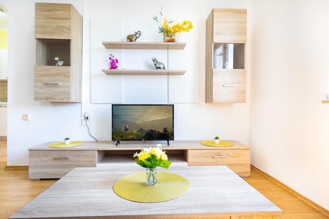 Apartments Villa Maja 罗戈兹尼察 外观 照片