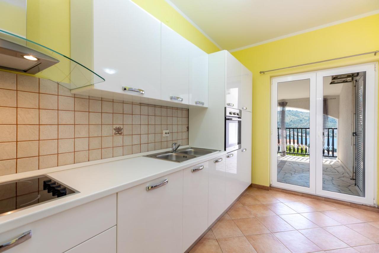 Apartments Villa Maja 罗戈兹尼察 外观 照片