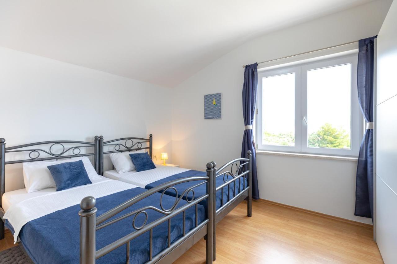 Apartments Villa Maja 罗戈兹尼察 外观 照片