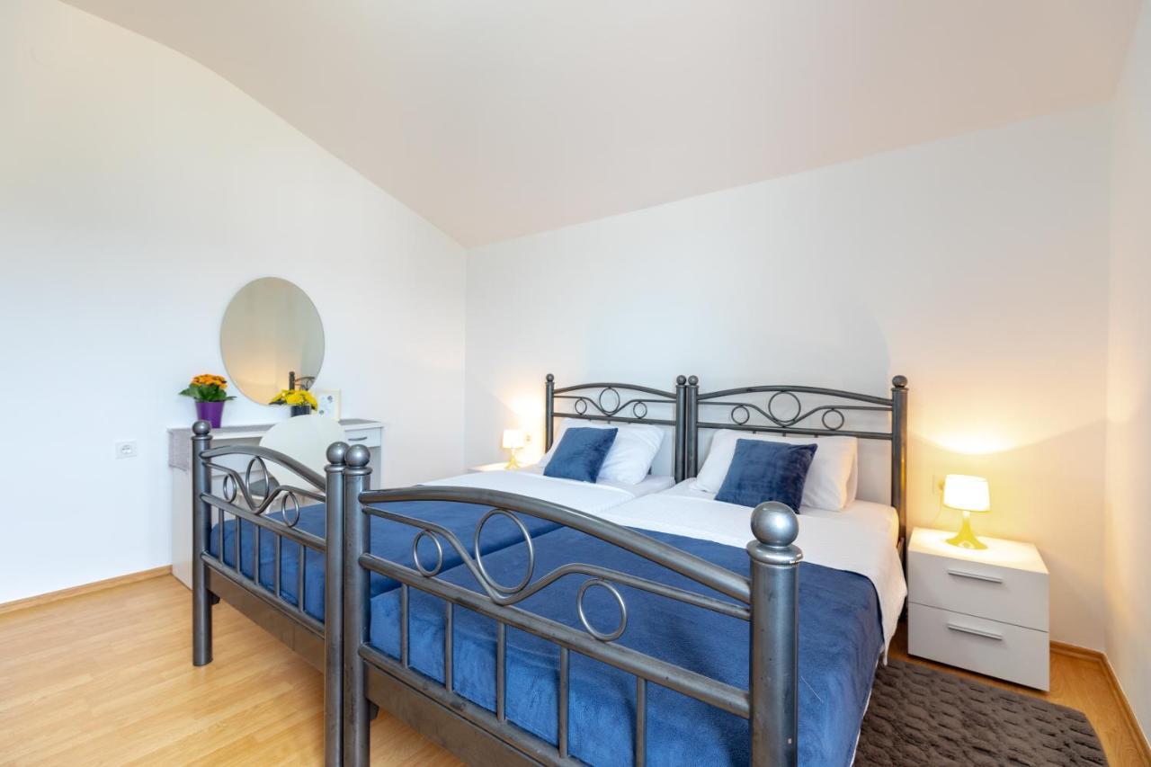 Apartments Villa Maja 罗戈兹尼察 外观 照片
