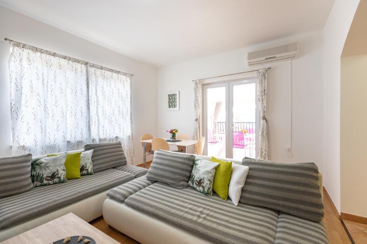 Apartments Villa Maja 罗戈兹尼察 外观 照片