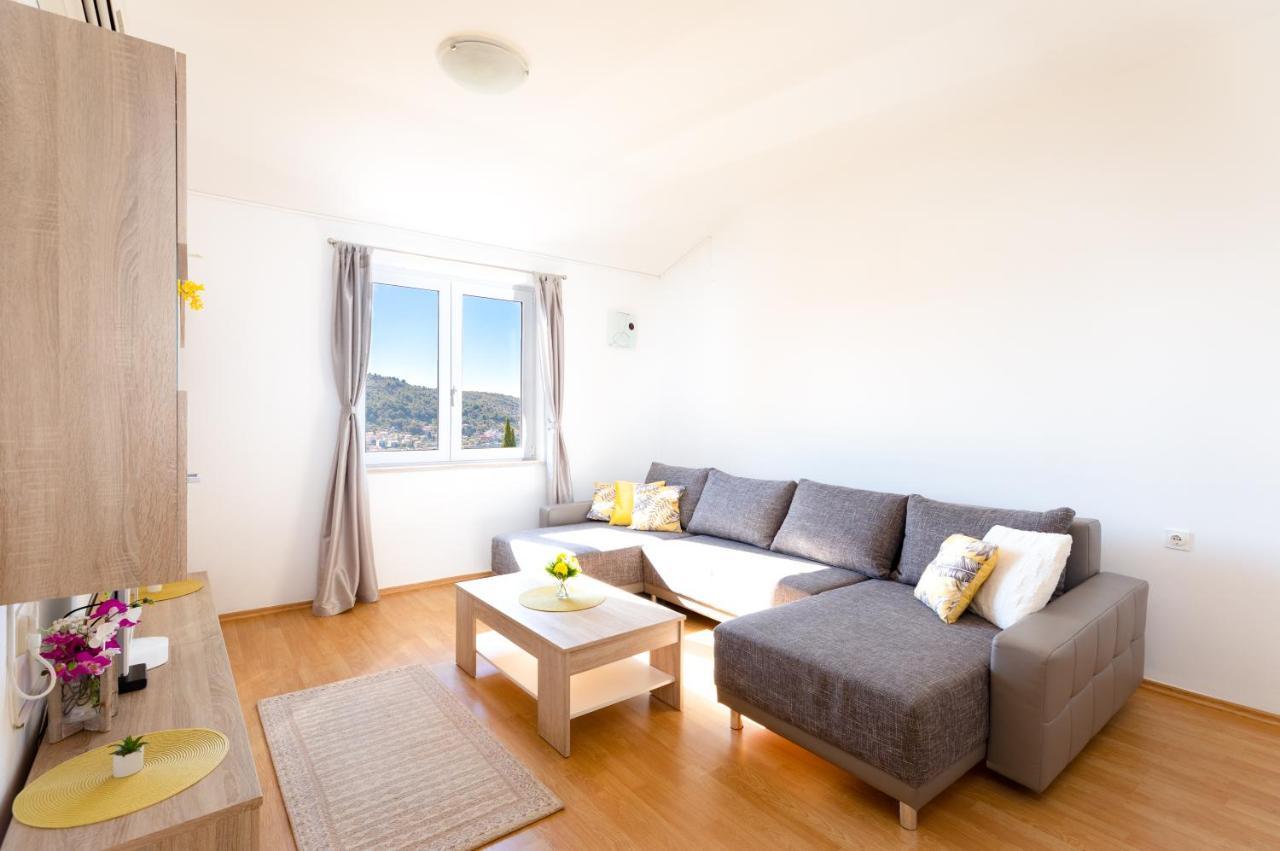 Apartments Villa Maja 罗戈兹尼察 外观 照片