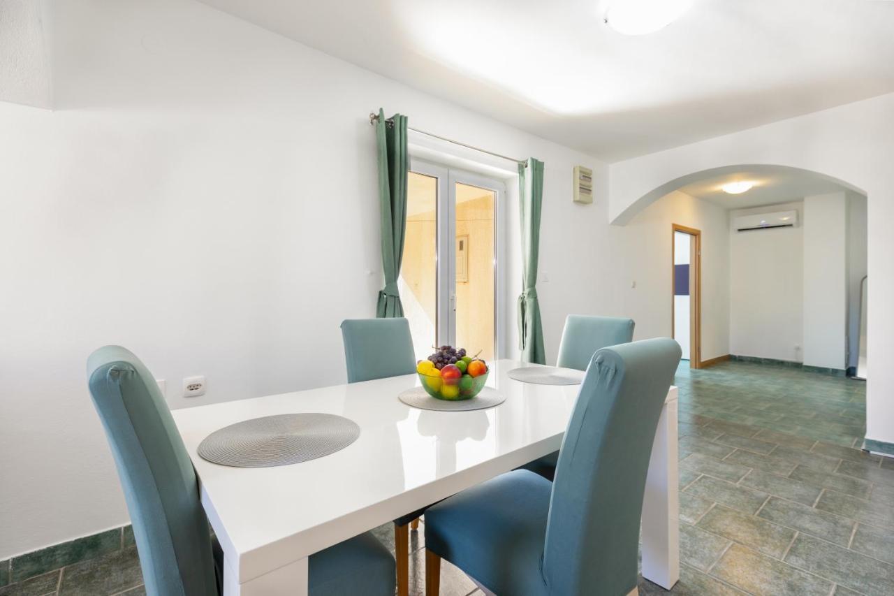 Apartments Villa Maja 罗戈兹尼察 外观 照片