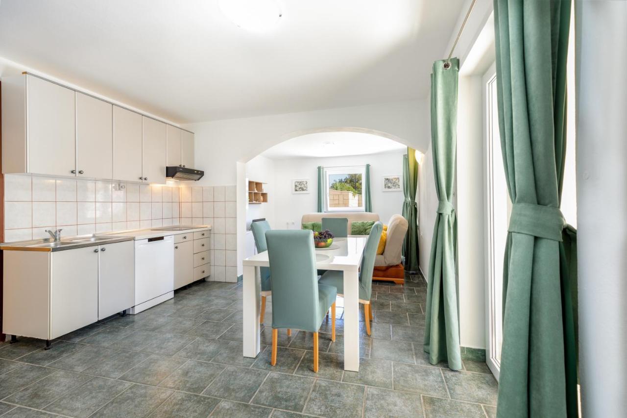 Apartments Villa Maja 罗戈兹尼察 外观 照片