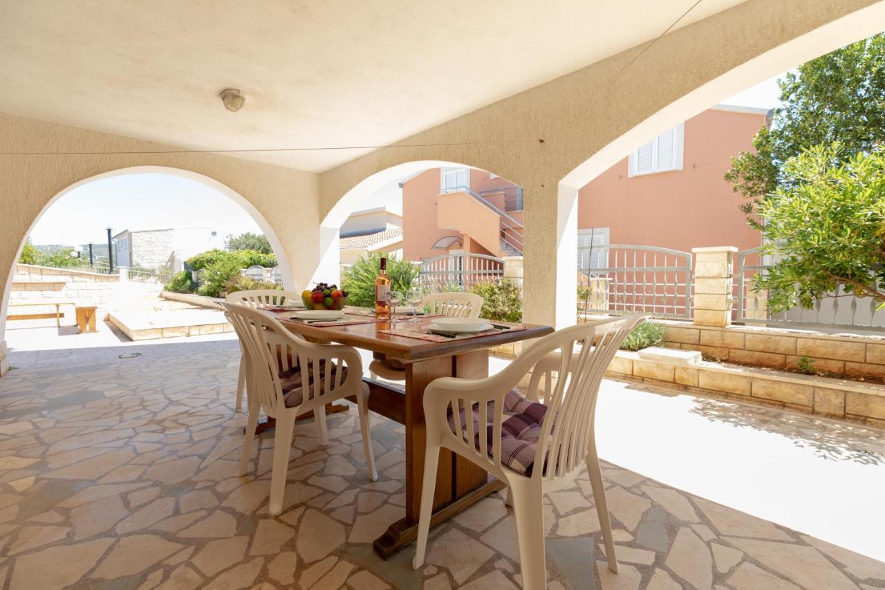 Apartments Villa Maja 罗戈兹尼察 外观 照片