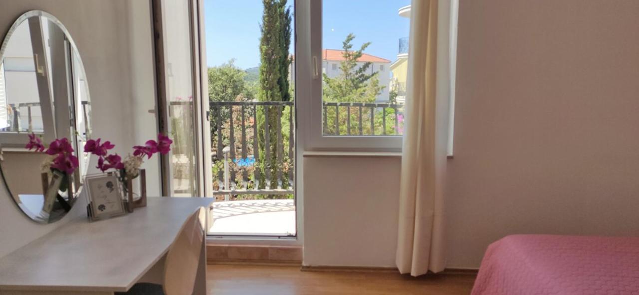 Apartments Villa Maja 罗戈兹尼察 外观 照片