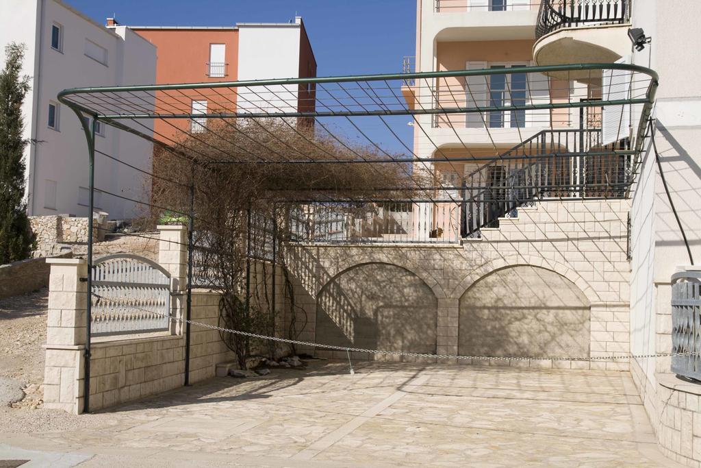 Apartments Villa Maja 罗戈兹尼察 外观 照片