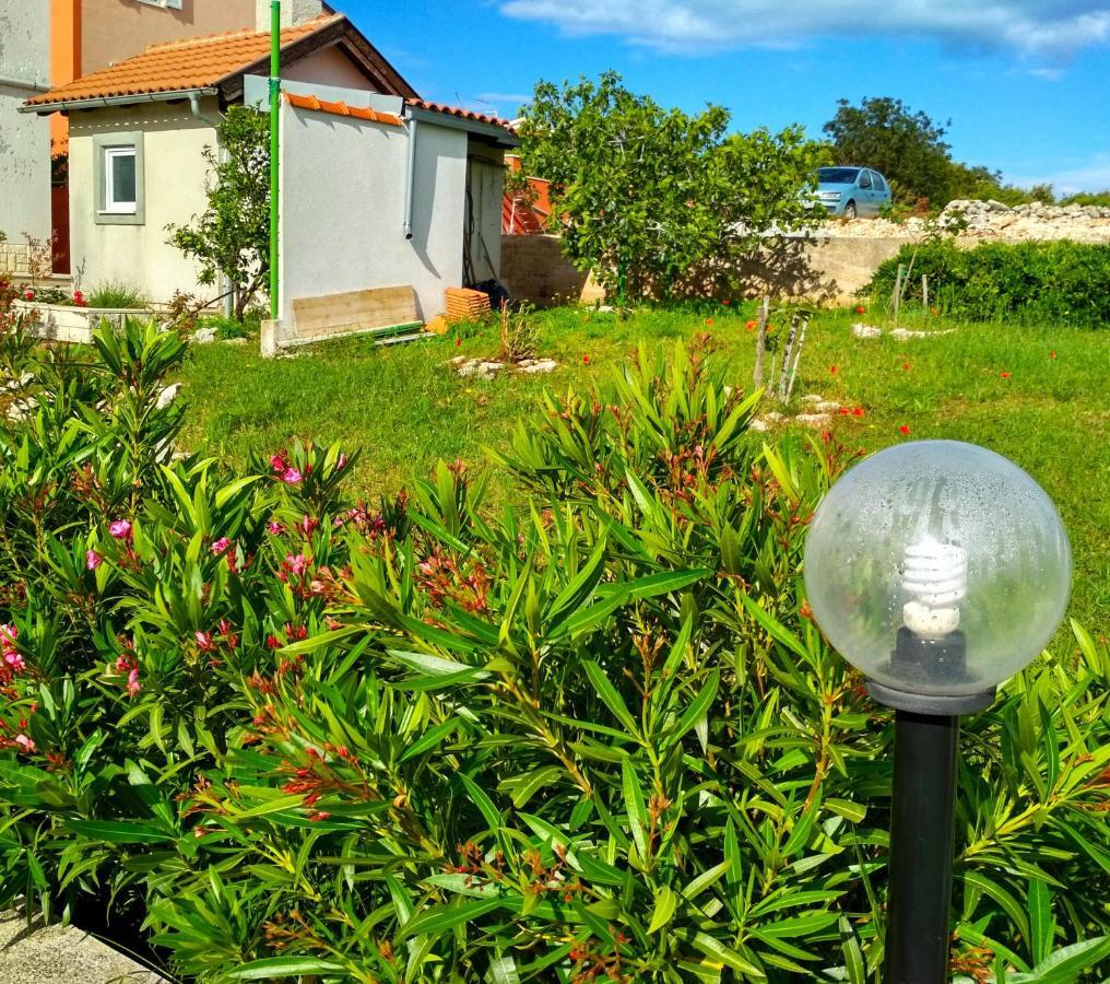 Apartments Villa Maja 罗戈兹尼察 外观 照片